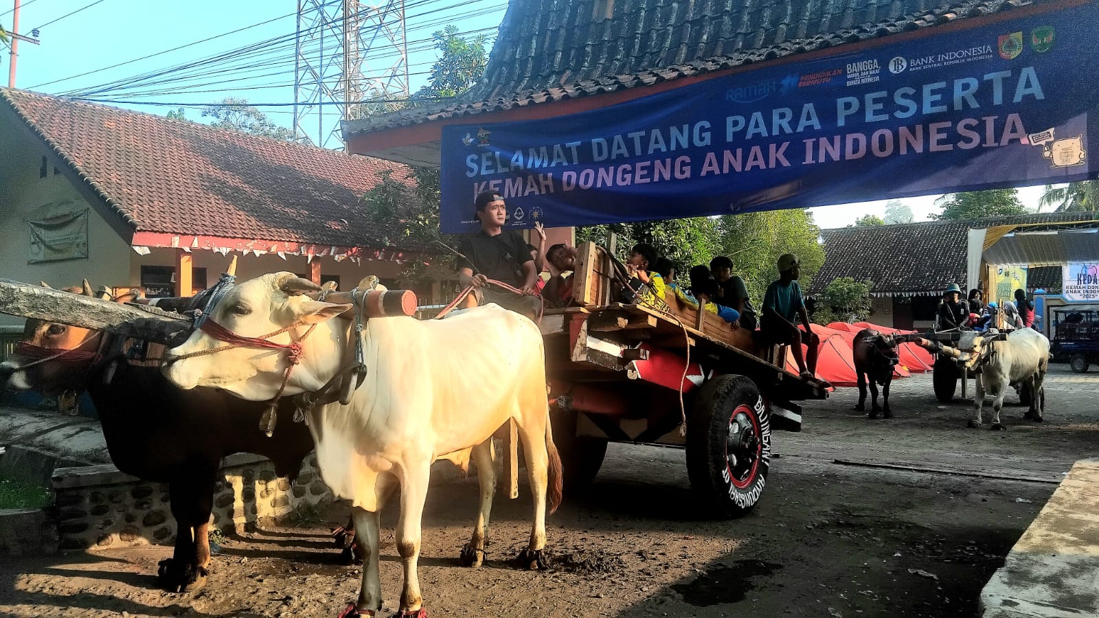 Dongeng, Pegon, dan Sahabat Anak, DP3AKB Jember di Tengah Anak-anak di Ambulu
